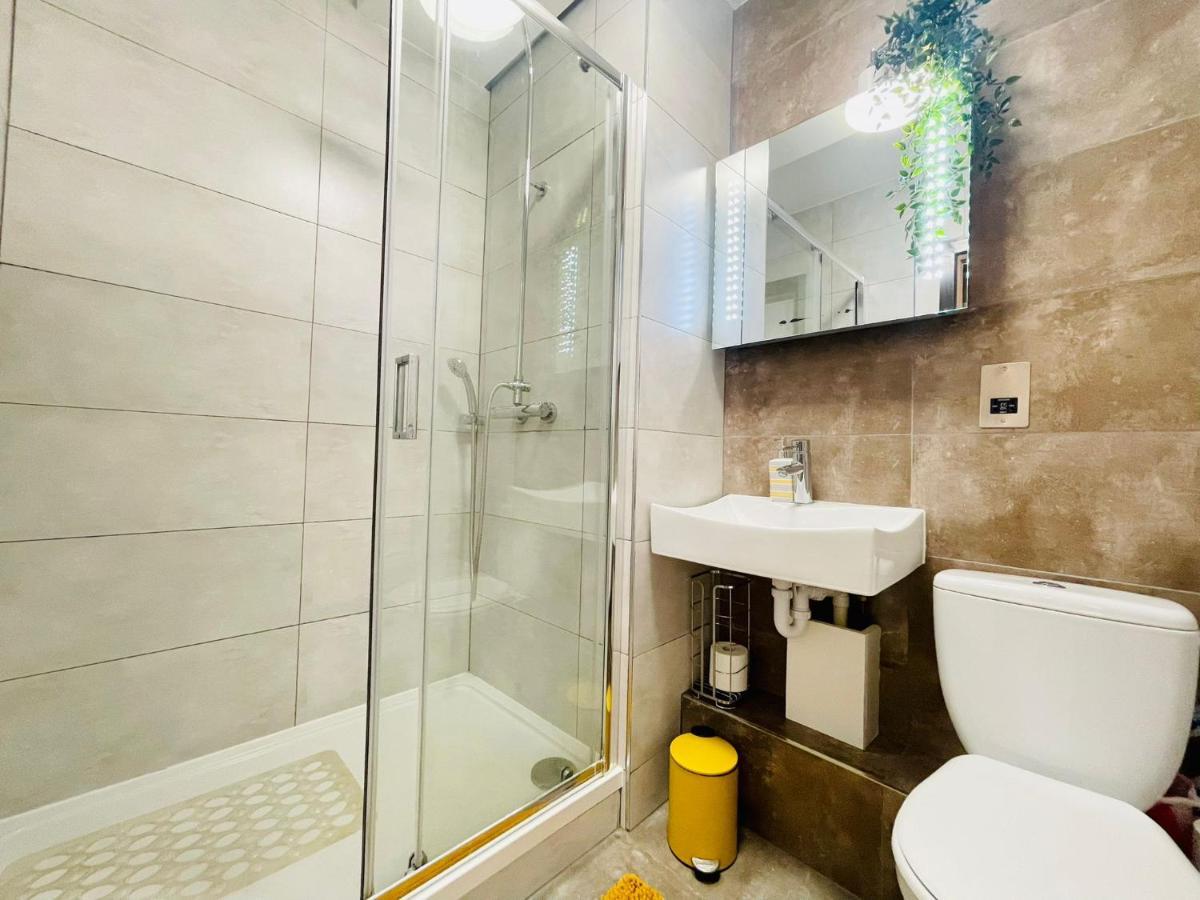 Park Street Apartment Luton By Hostaguest 외부 사진